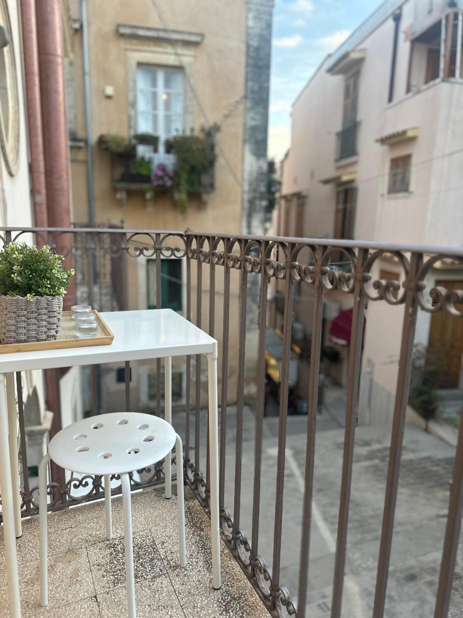 F Home Noto Exterior foto
